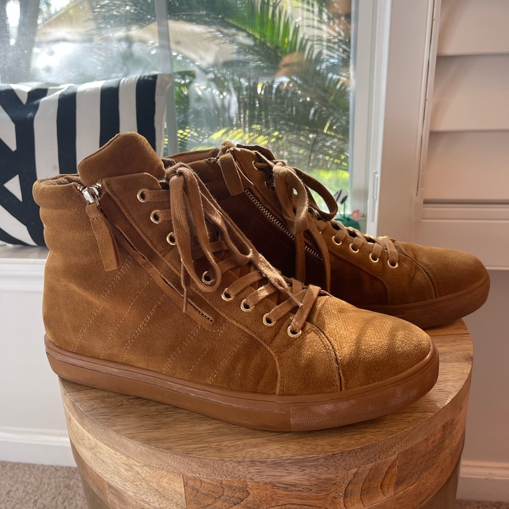 ‼️SOLD‼️ Steve Madden Hightop Suede Tan Sneakers